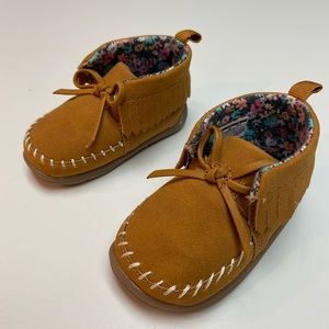 BNWOT Baby Girls Carter’s Mocassins